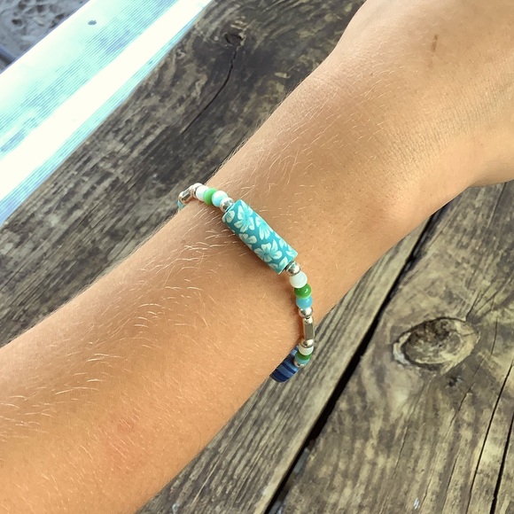 Handmade beaded bracelet - Picture 2 of 6